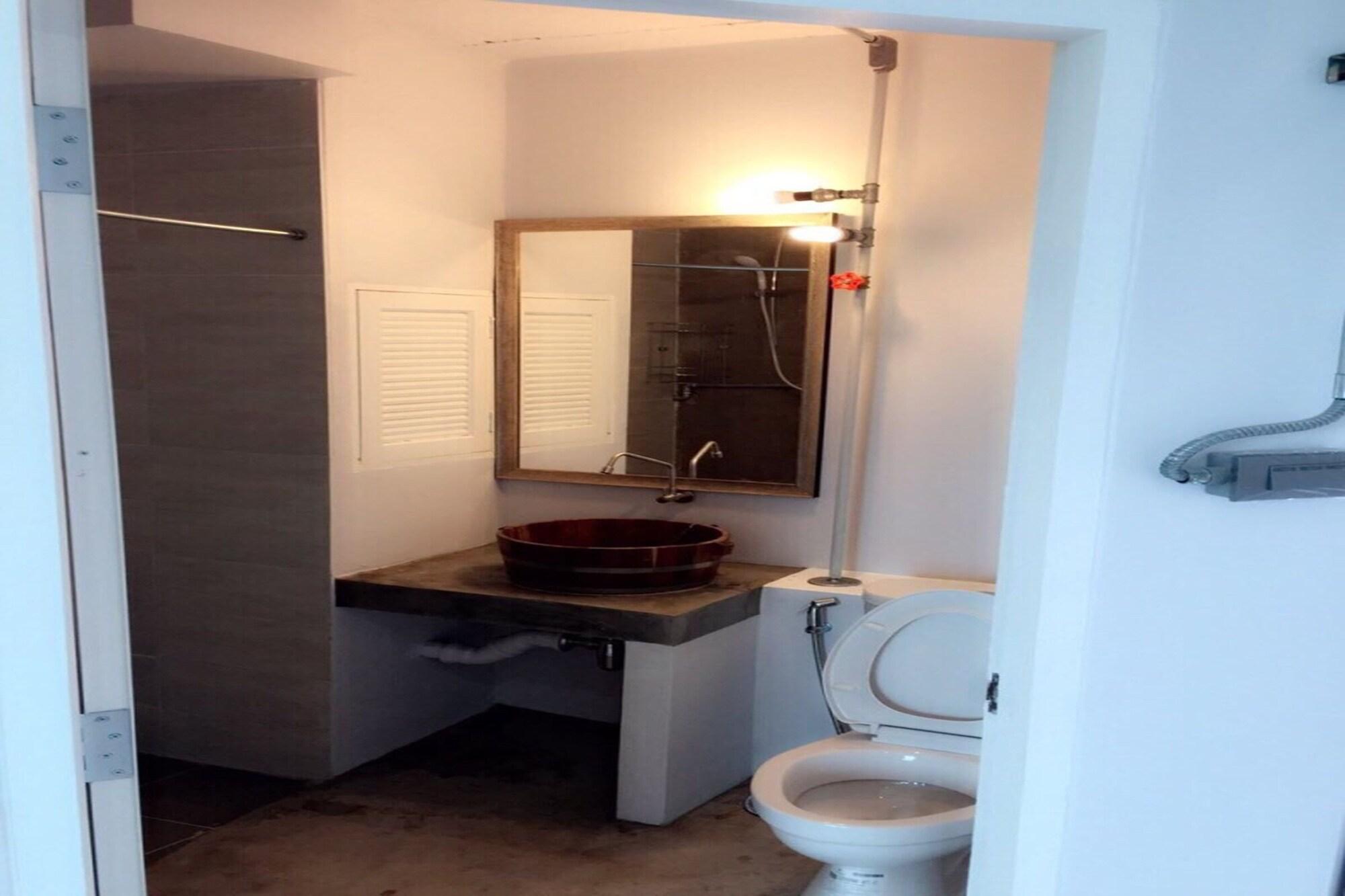 Rinrada Loft Resident Hotell Chiang Mai Exteriör bild