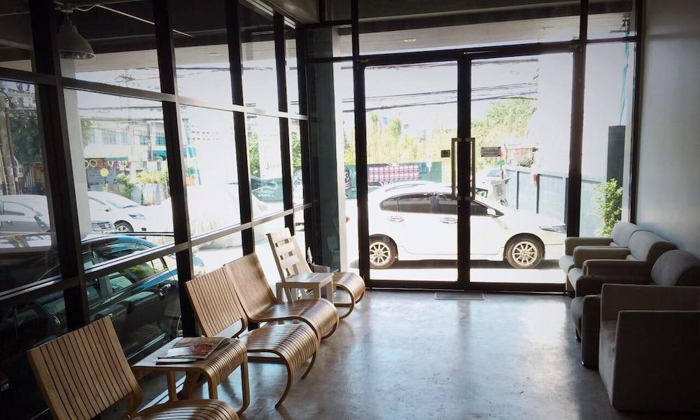Rinrada Loft Resident Hotell Chiang Mai Exteriör bild