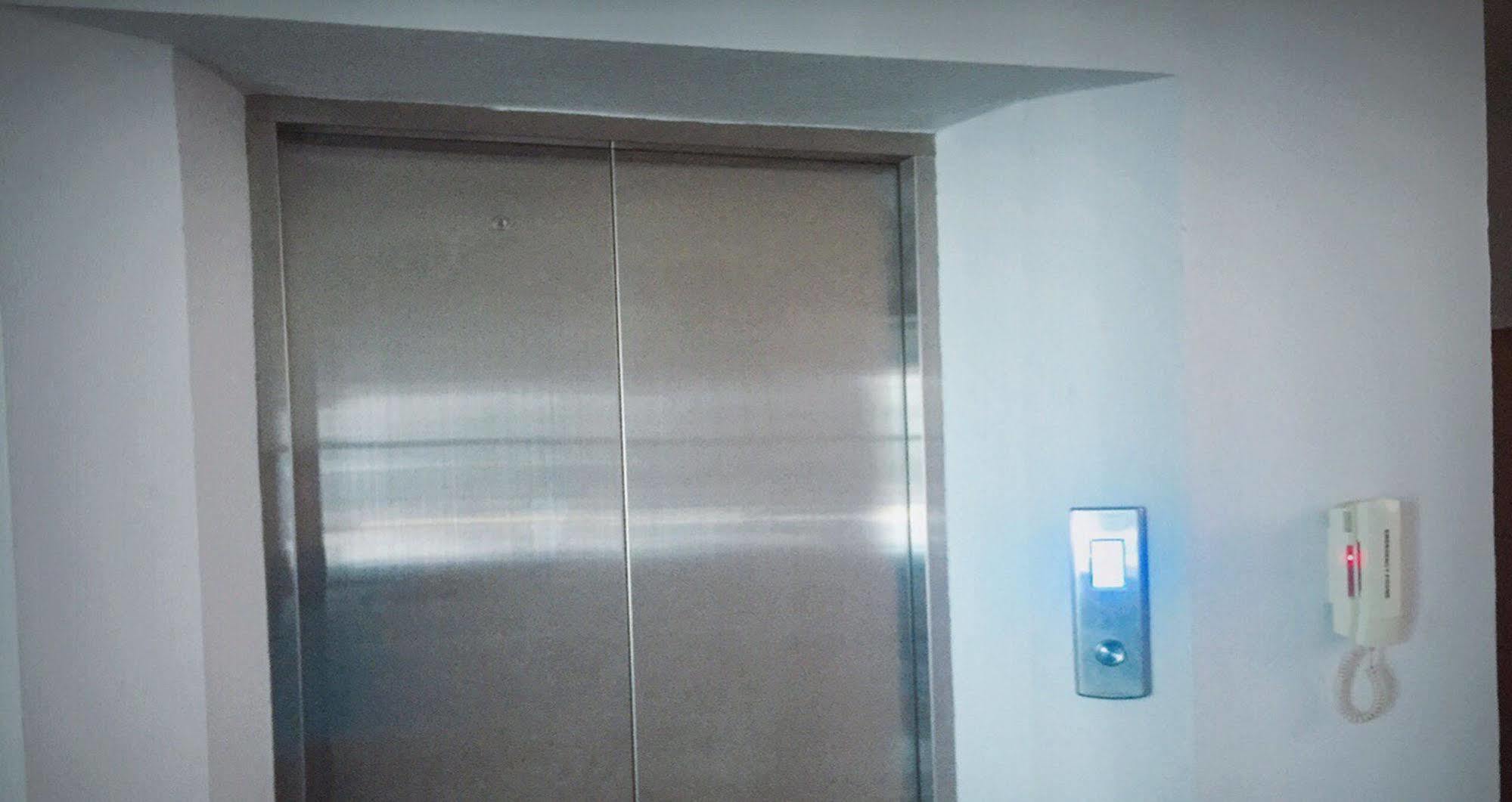 Rinrada Loft Resident Hotell Chiang Mai Exteriör bild