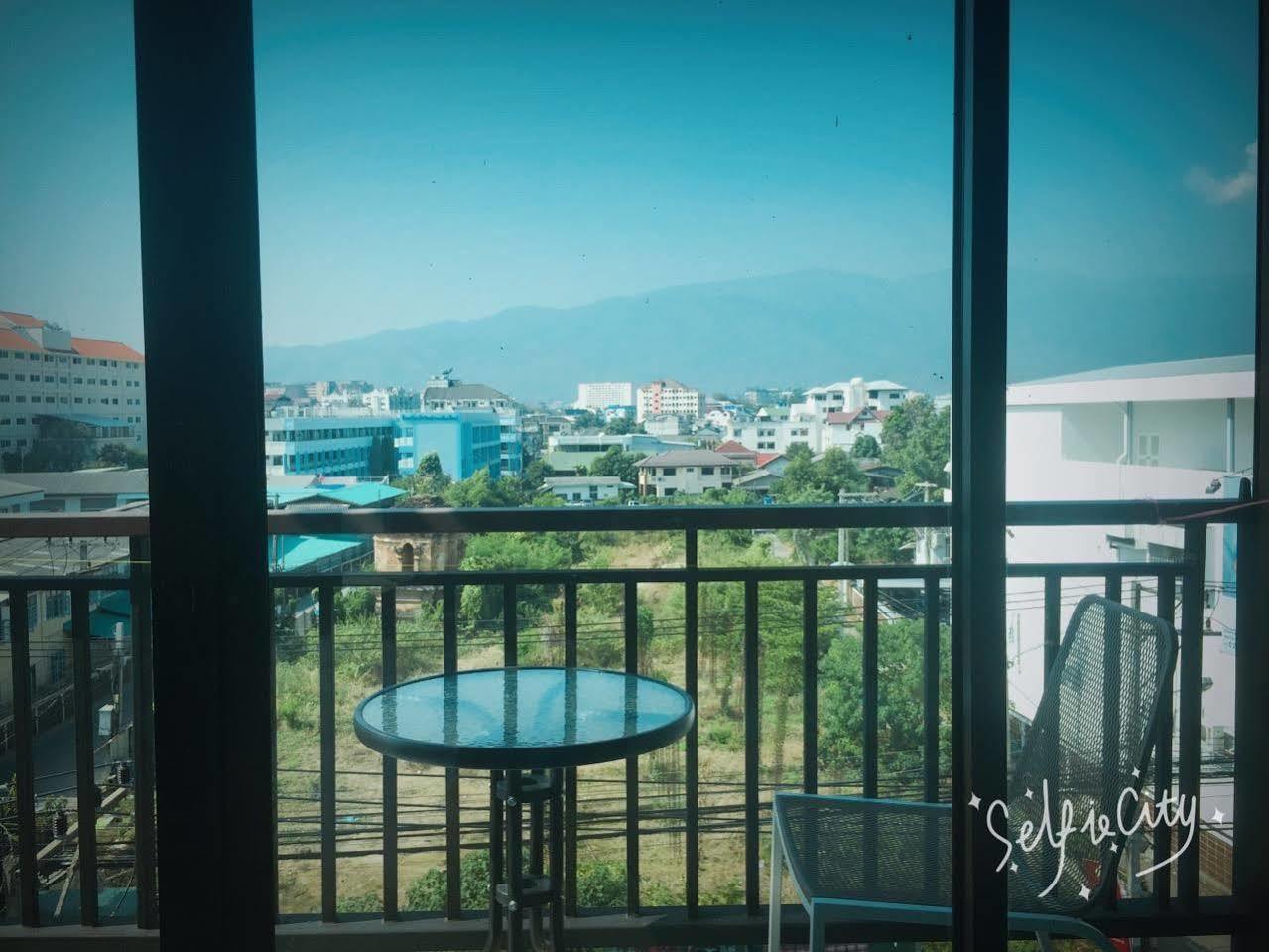 Rinrada Loft Resident Hotell Chiang Mai Exteriör bild